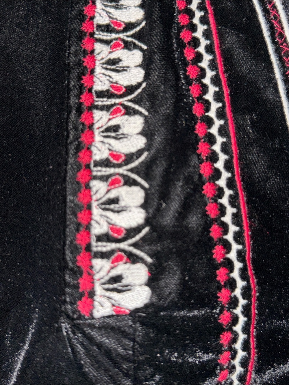 Black Velvet Boho Dress with Red & White Embroidery pockets size EU34 : US 2/4 - Picture 12 of 15